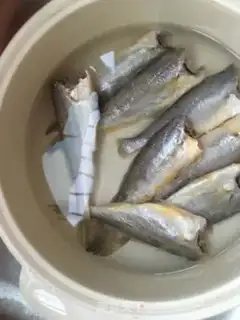 Make Blow up a salty fish step 1