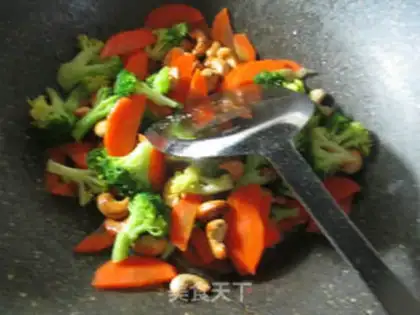 Make Cashew carrots and broccoli step 6