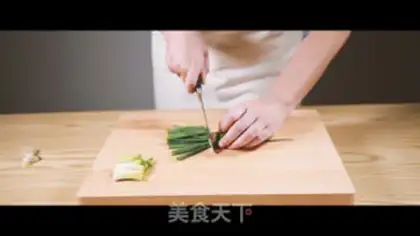 Make Onion noodles step 0