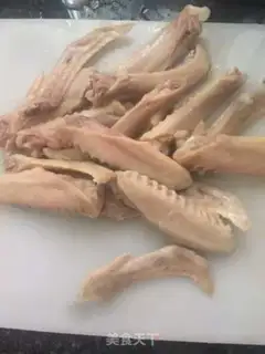 Make Red duck wings step 1