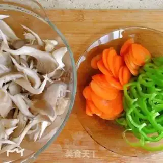 Make Scrambled mushrooms step 1