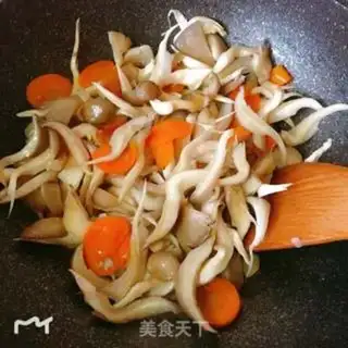 Make Scrambled mushrooms step 2