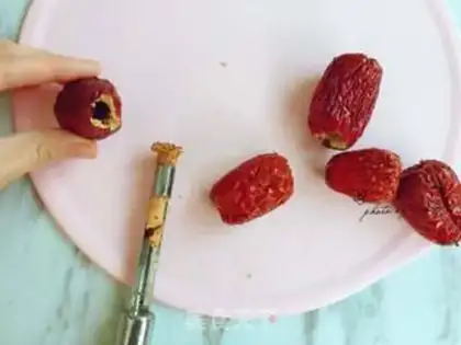 Make The red date mountain medicine cake step 1