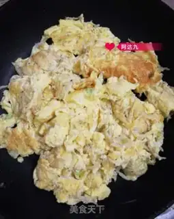 Make Silverfish fried eggs step 4