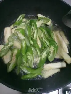 Make Red tea and eggs step 1