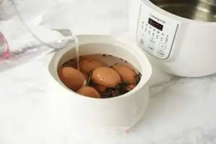 Make Red tea and eggs step 3