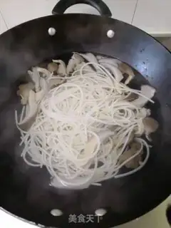 Make Spicy rice with lamb step 4