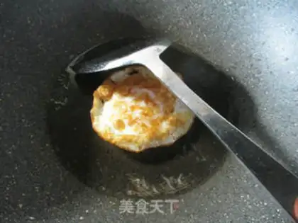 Make Duck egg-burning doll food step 1