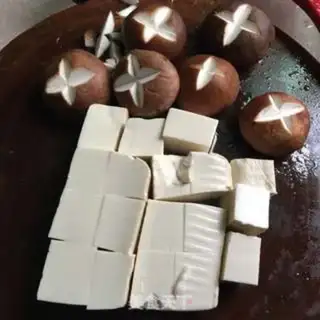 Make Red burning mushroom tofu step 2