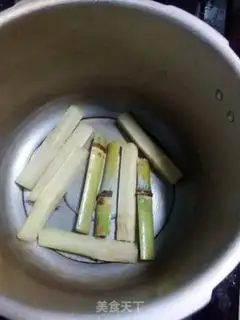 Make Sugar cane radish, lamb soup step 3