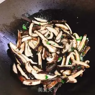 Make Creamed mushrooms step 3