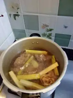 Make Sugar cane radish, lamb soup step 5