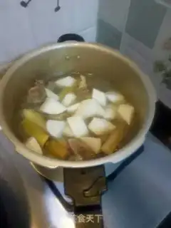 Make Sugar cane radish, lamb soup step 6