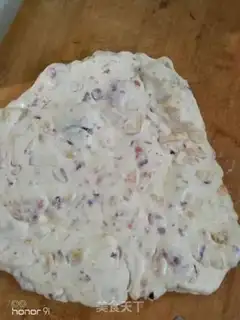 Make Rainbow Cow Rolling Sugar step 2