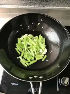 Make Pingos fried celery step 5