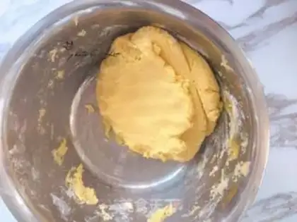 Make Pumpkin ball step 3