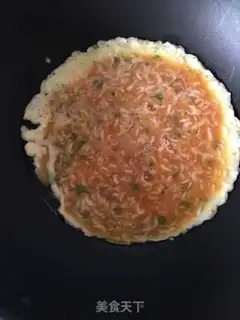Make Shrimp skin fried eggs step 3