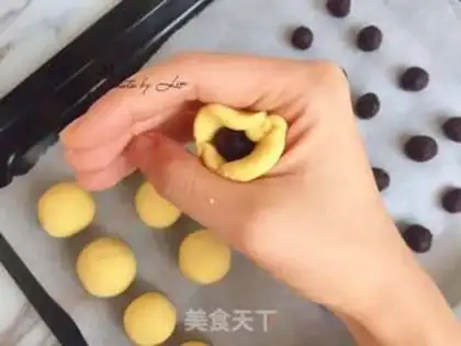 Make Pumpkin ball step 5
