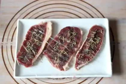 Make Rosemary black pepper steak step 4