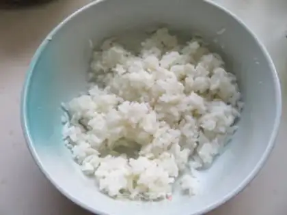 Make Meat pine yolk sushi step 0