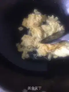 Make Chili fried eggs step 1