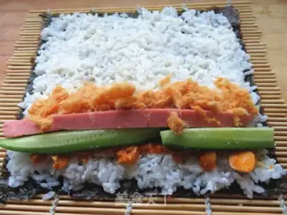Make Meat pine yolk sushi step 6