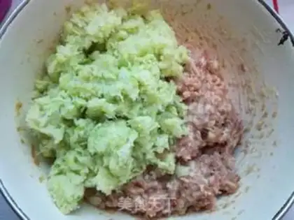 Make Puppet pork buns step 5
