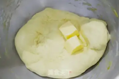 Make Noodle doughnuts step 1
