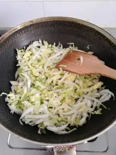 Make Sour bean bean-skin fatpot step 4
