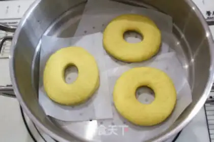 Make Noodle doughnuts step 8