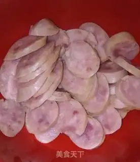 Make Apricot, fried sausage step 1