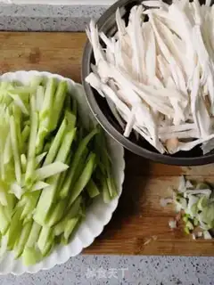 Make Shrimp-skin-blue radish mushrooms step 0