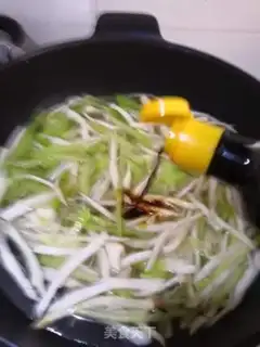 Make Shrimp-skin-blue radish mushrooms step 4