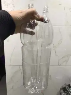 Make Eggs with beverage bottles step 1