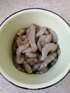Make Spicy shrimp step 0