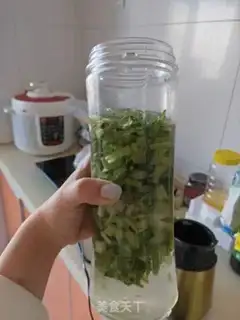 Make Homemade celery juice step 1