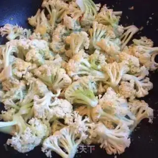 Make Spicy flowers step 4