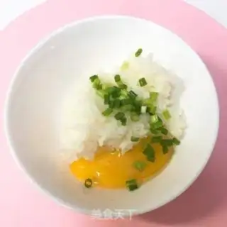 Make Red sausage fried rice step 1