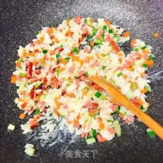Make Red sausage fried rice step 4