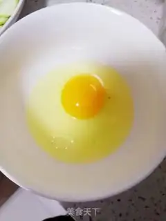 Make Smelt egg fried rice step 2