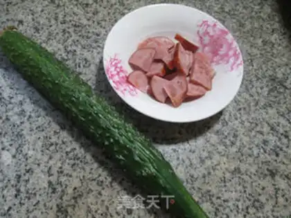 Make Elbow ham and cucumber step 0