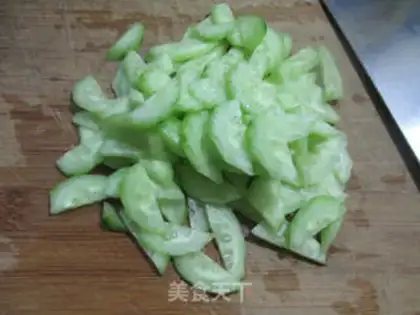 Make Elbow ham and cucumber step 2