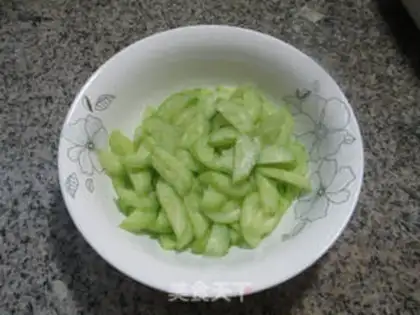 Make Elbow ham and cucumber step 3