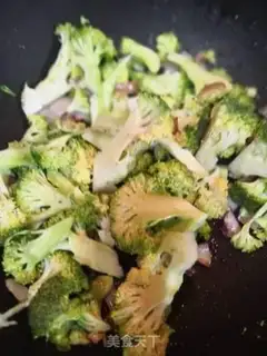 Make The broccoli mushroom soup step 3