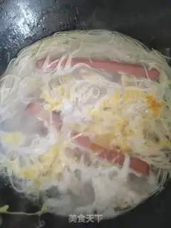 Make Red, yellow and green noodles step 2