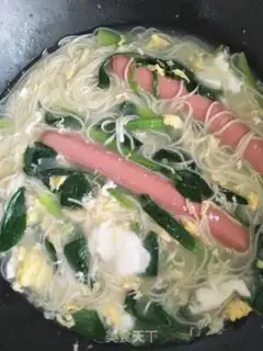Make Red, yellow and green noodles step 3