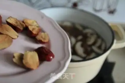 Make Chicken claws with red dates step 8