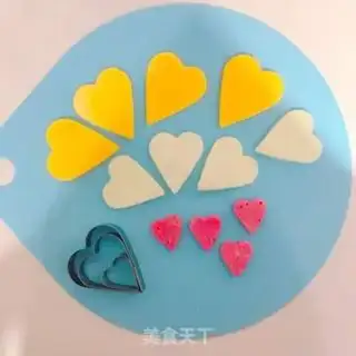 Make Three colours and four leaves step 5
