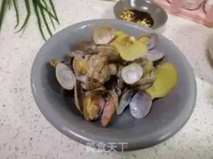 Make The white flower clams step 2