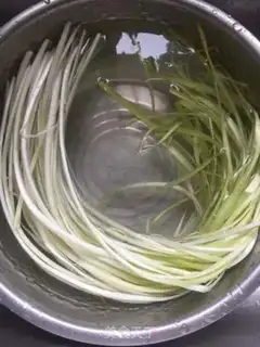 Make Yellow eggs step 0